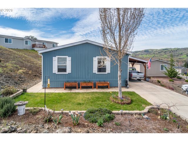 180 NESTUCCA Ln, Roseburg, OR 97471