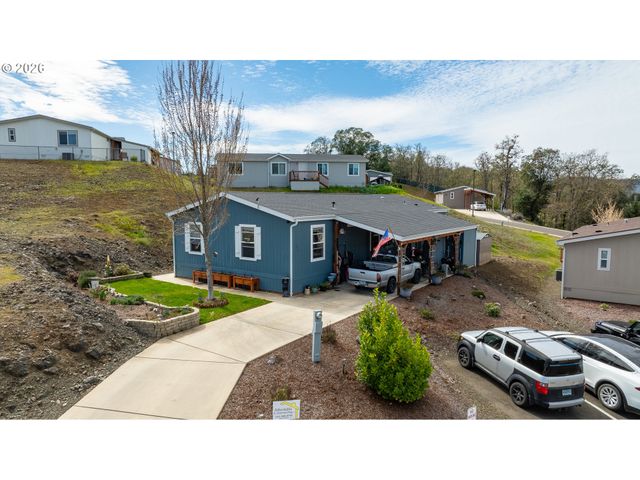 180 NESTUCCA Ln, Roseburg, OR 97471