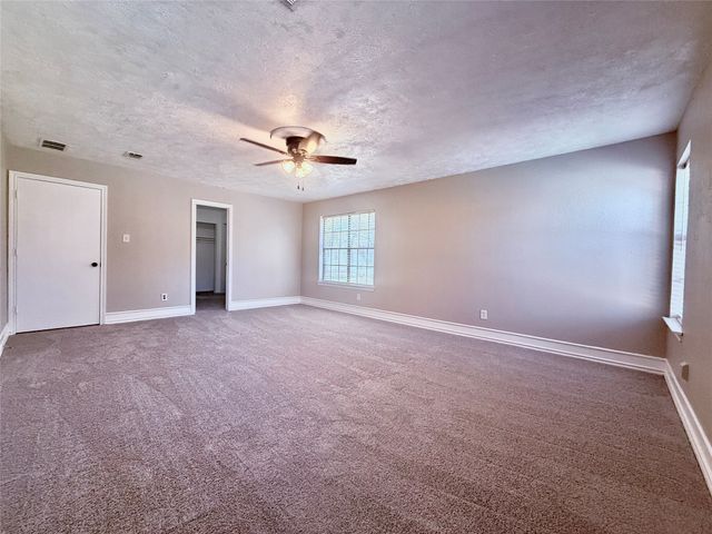 4804 Fawn Valley Court, Arlington, TX 76017