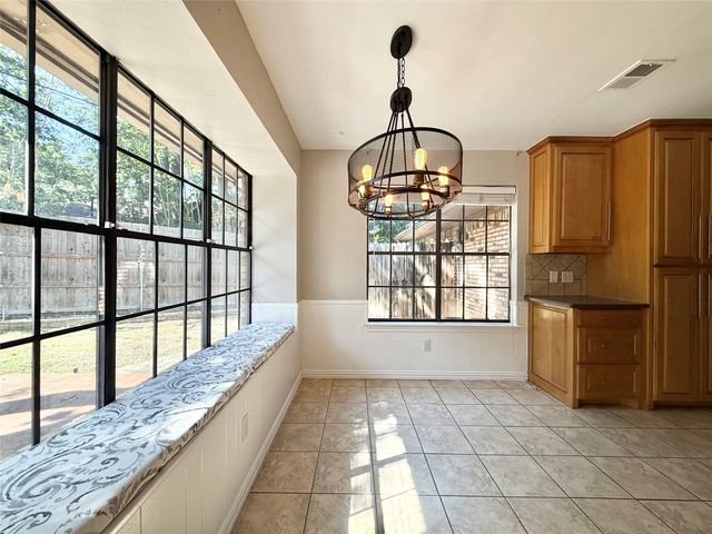 4804 Fawn Valley Court, Arlington, TX 76017
