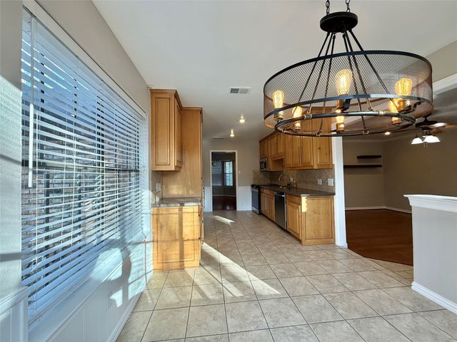 4804 Fawn Valley Court, Arlington, TX 76017