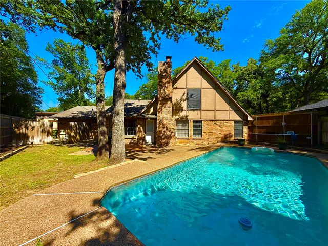 4804 Fawn Valley Court, Arlington, TX 76017