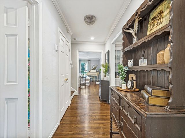 4556 Belclaire Avenue, Highland Park, TX 75205
