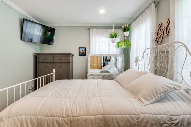 4556 Belclaire Avenue, Highland Park, TX 75205