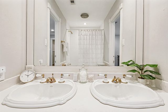 4556 Belclaire Avenue, Highland Park, TX 75205