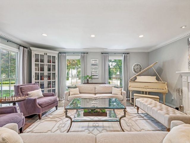 4556 Belclaire Avenue, Highland Park, TX 75205