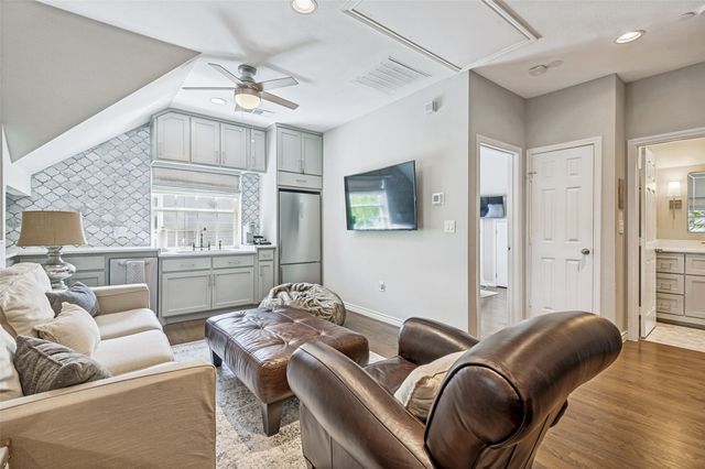 4556 Belclaire Avenue, Highland Park, TX 75205