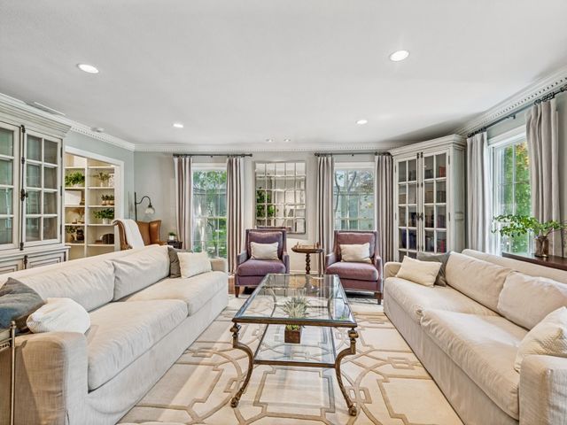 4556 Belclaire Avenue, Highland Park, TX 75205
