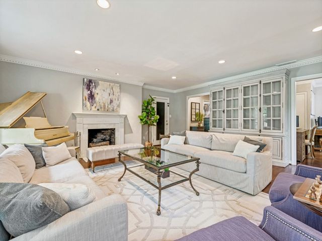 4556 Belclaire Avenue, Highland Park, TX 75205