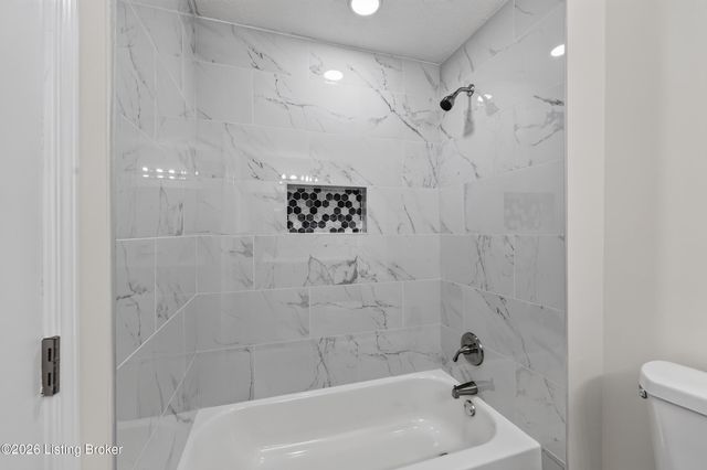 1423 Hobart Dr, Louisville, KY 40216