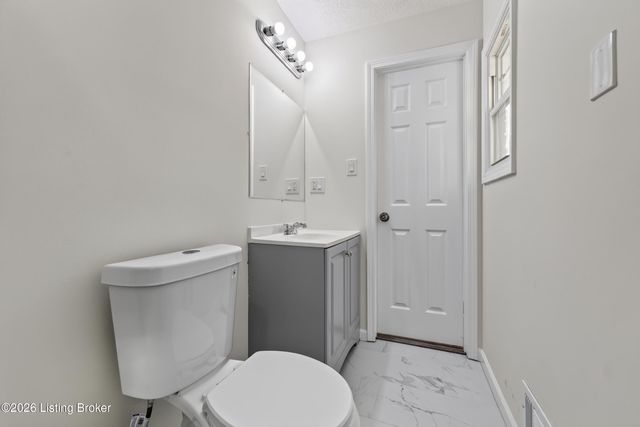 1423 Hobart Dr, Louisville, KY 40216