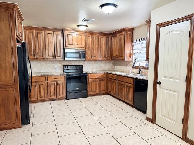 17170 Hickory Trail, Newalla, OK 74857