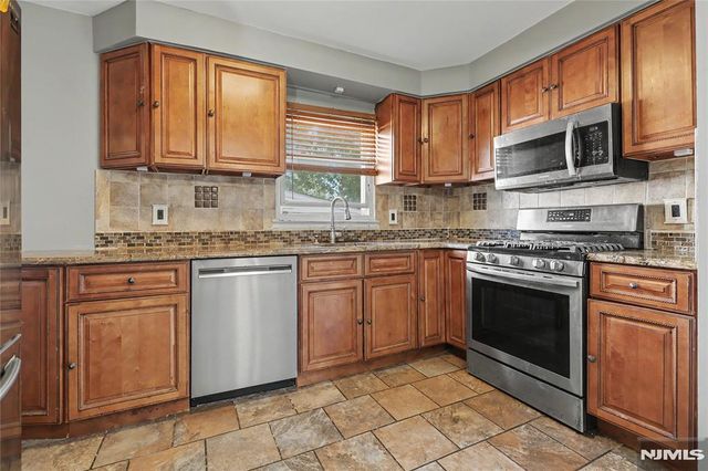 68 16th Avenue, Elmwood Park, NJ 07407