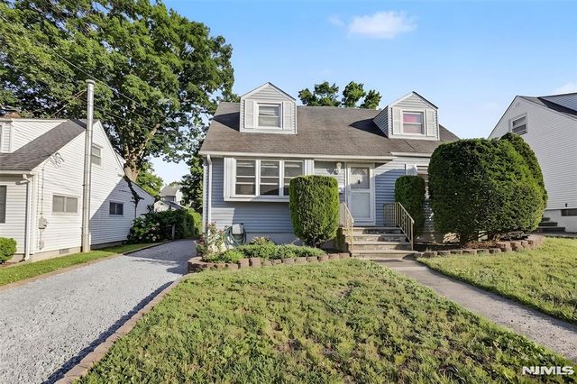 68 16th Avenue, Elmwood Park, NJ 07407