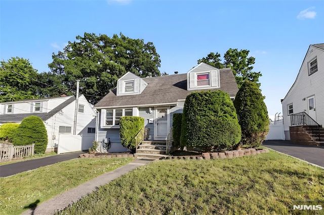 68 16th Avenue, Elmwood Park, NJ 07407