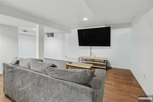 68 16th Avenue, Elmwood Park, NJ 07407