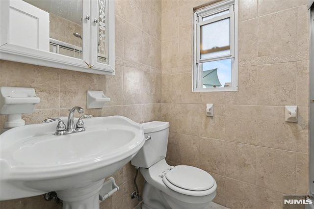 68 16th Avenue, Elmwood Park, NJ 07407
