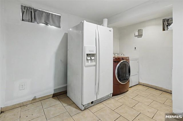 68 16th Avenue, Elmwood Park, NJ 07407