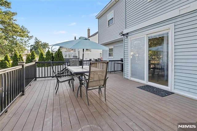 68 16th Avenue, Elmwood Park, NJ 07407
