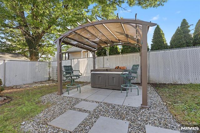 68 16th Avenue, Elmwood Park, NJ 07407