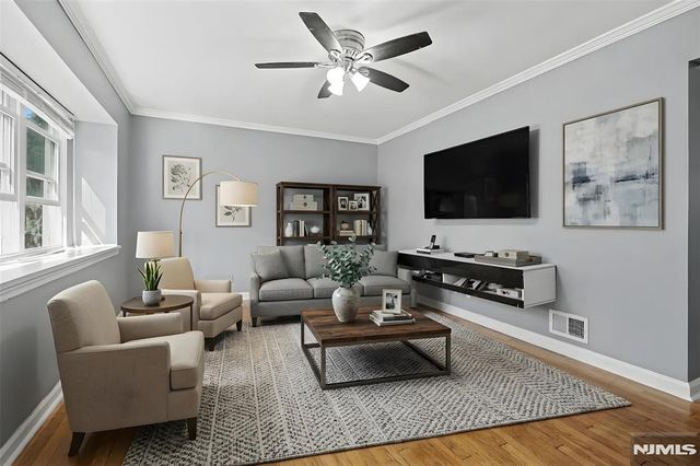68 16th Avenue, Elmwood Park, NJ 07407
