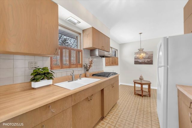 4707 Fairview Avenue, Downers Grove, IL 60515