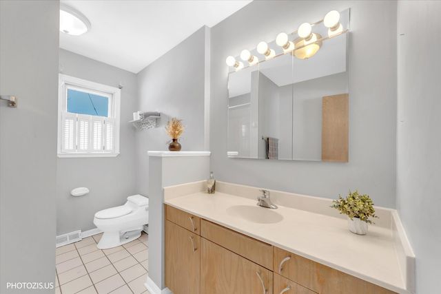 4707 Fairview Avenue, Downers Grove, IL 60515