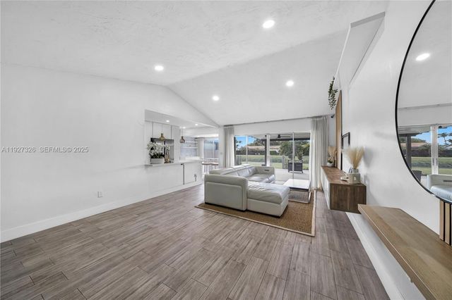 11974 SW 110th St Cir S, Miami, FL 33186