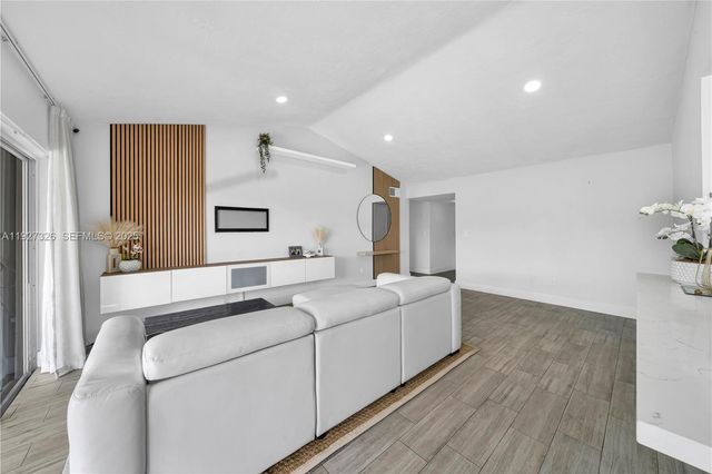 11974 SW 110th St Cir S, Miami, FL 33186