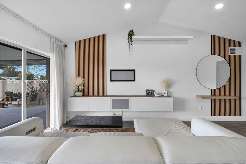 11974 SW 110th St Cir S, Miami, FL 33186