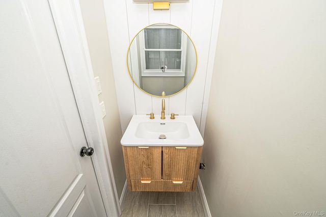 12 Crabapple Lane, Commack, NY 11725