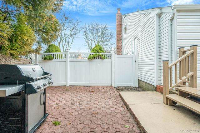 12 Crabapple Lane, Commack, NY 11725