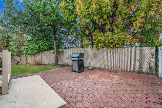 12 Crabapple Lane, Commack, NY 11725