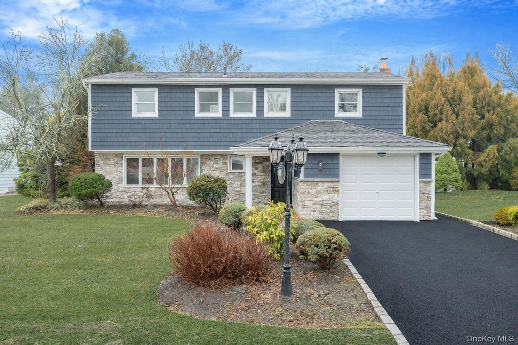 12 Crabapple Lane, Commack, NY 11725