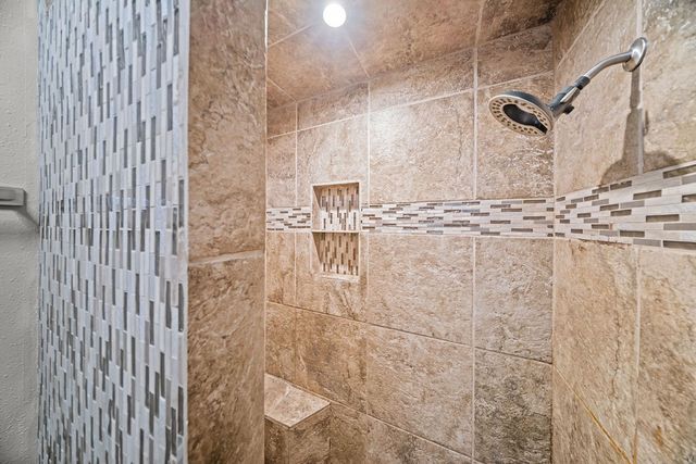 1602 Lancelot Circle, Grand Prairie, TX 75050