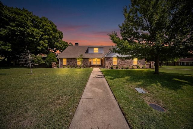 1602 Lancelot Circle, Grand Prairie, TX 75050