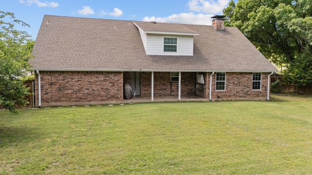 1602 Lancelot Circle, Grand Prairie, TX 75050