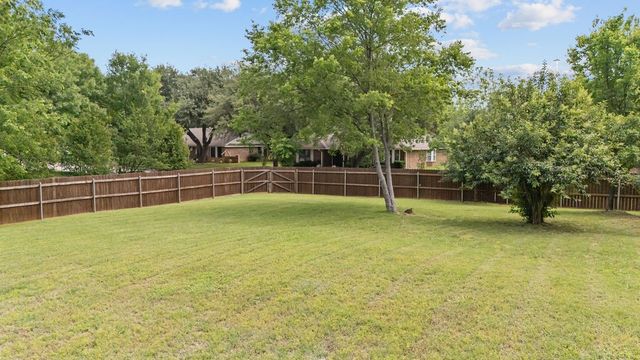 1602 Lancelot Circle, Grand Prairie, TX 75050