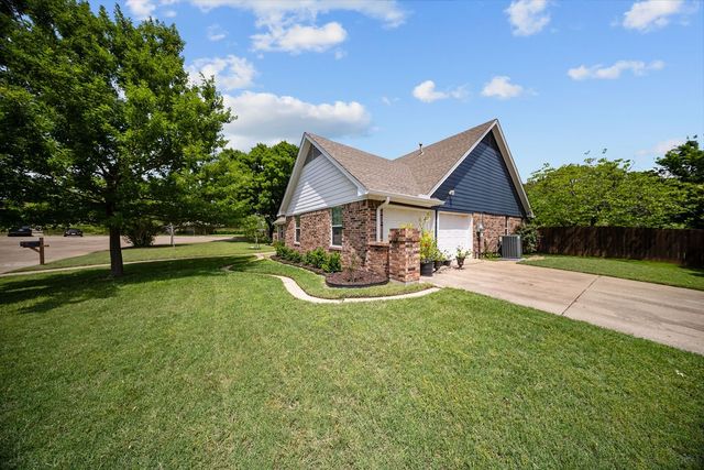1602 Lancelot Circle, Grand Prairie, TX 75050