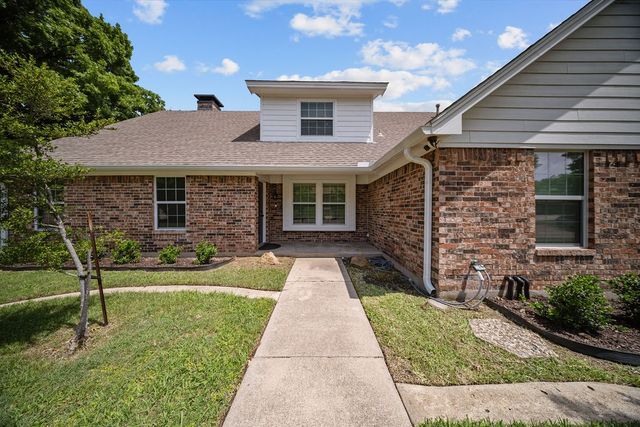 1602 Lancelot Circle, Grand Prairie, TX 75050