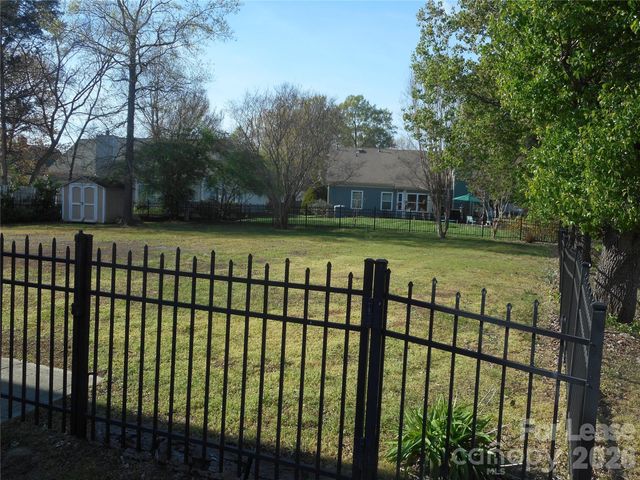 8431 Leeper Drive, Charlotte, NC 28277