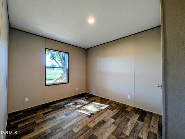 1211 Conklin Road, Jonesborough, TN 37659