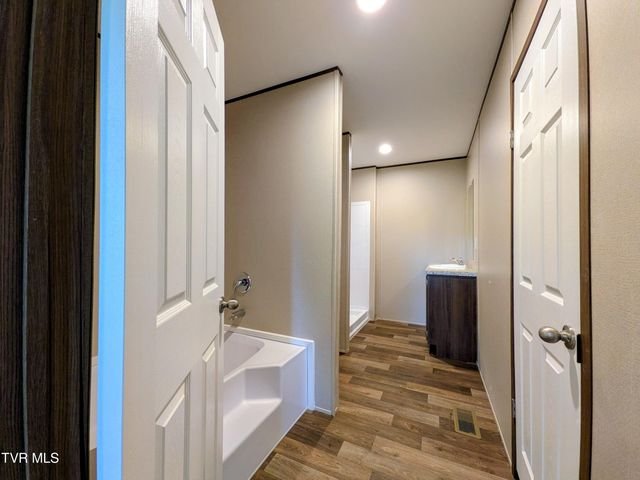 1211 Conklin Road, Jonesborough, TN 37659