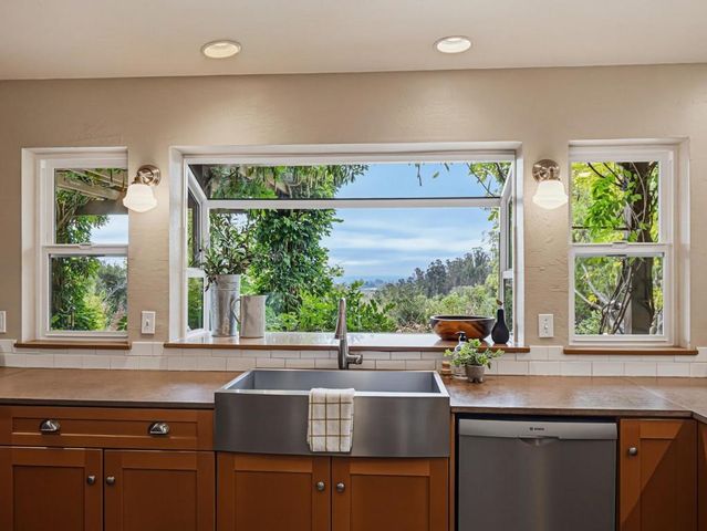 700 Meadowridge Road, Watsonville, CA 95076