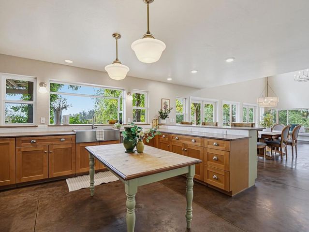 700 Meadowridge Road, Watsonville, CA 95076