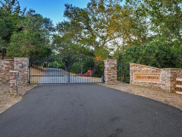 700 Meadowridge Road, Watsonville, CA 95076