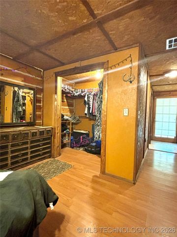 21170 S 270 Road, Morris, OK 74445