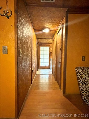 21170 S 270 Road, Morris, OK 74445