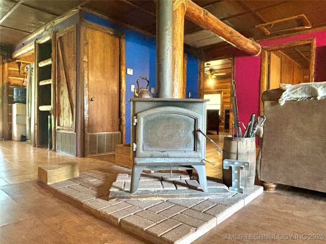 21170 S 270 Road, Morris, OK 74445