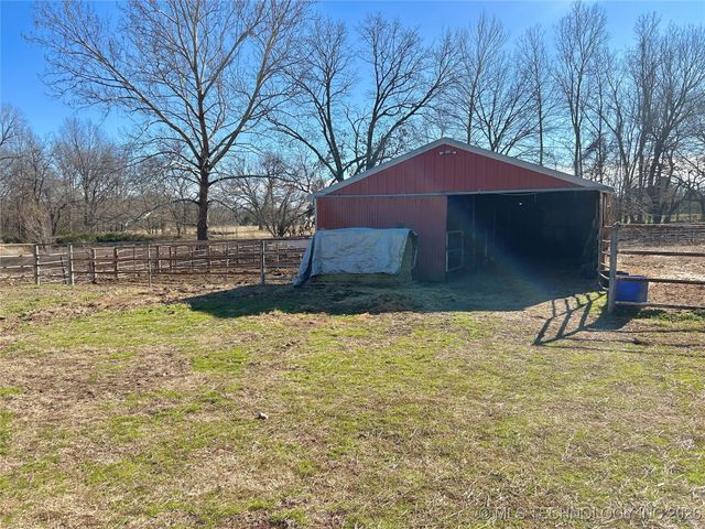 21170 S 270 Road, Morris, OK 74445